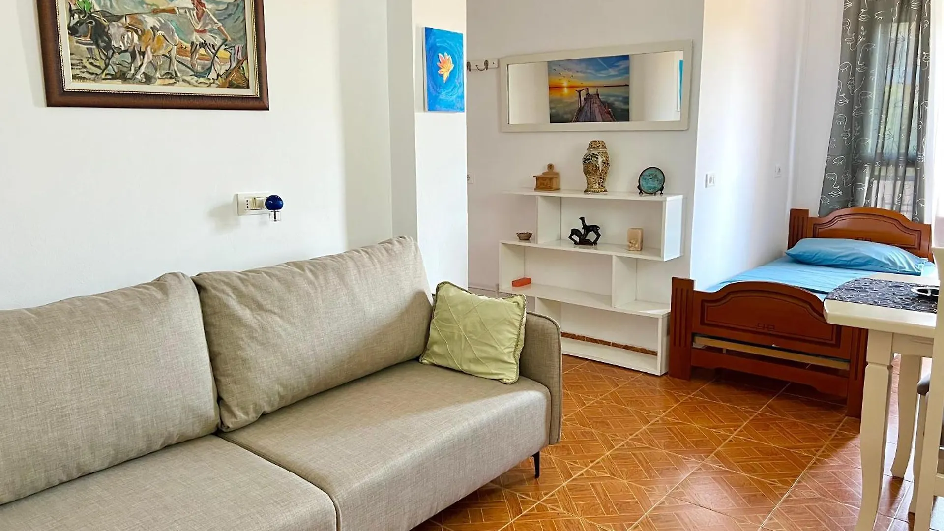 Spille Apartment 0*,
